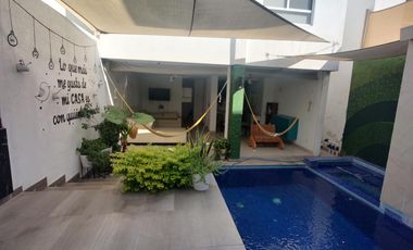 Casa con Alberca en VENTA en Fraccionamiento Privadas del Canadá