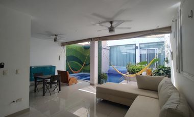 Casa con Alberca en VENTA en Fraccionamiento Privadas del Canadá