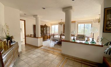 CASA EN VENTA EN LOMAS DE LAS ÁGUILAS