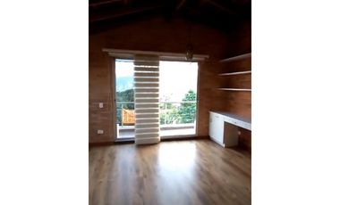 Casa para la venta en La Estrella Cerca del Parque - Antioquia
