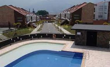 Casa para la venta en La Estrella Cerca del Parque - Antioquia