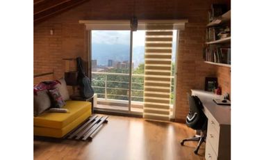 Casa para la venta en La Estrella Cerca del Parque - Antioquia