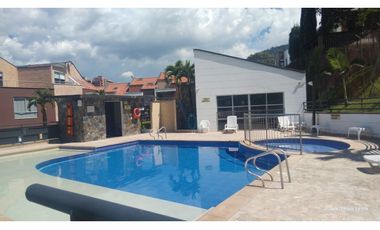 Casa para la venta en La Estrella Cerca del Parque - Antioquia