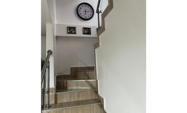 Casa para la venta en La Estrella Cerca del Parque - Antioquia