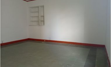 Venta de oficina en La Calendaria en todo el corazón de Medellín