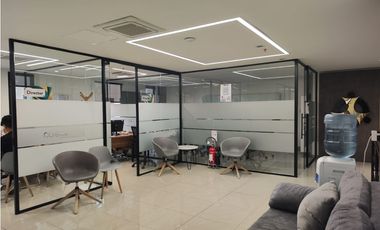 Oficina para  venta en la Aguacatala Medellín