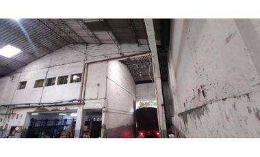 Bodega industrial con oficinas para la venta en Sabaneta