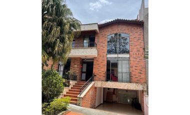 ¡Excelente Oportunidad! Hermosa casa para la venta en Sabaneta