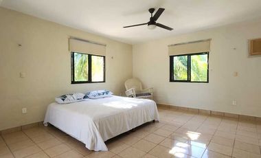 Casa en Telchac puerto con 2,844 mts2 de Terreno