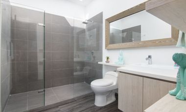 Casa en venta en el Retiro las Palmas vía la Fe