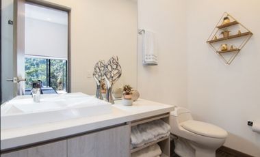 Casa en venta en el Retiro las Palmas vía la Fe