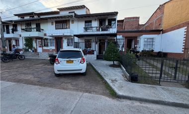 SE VENDE CASA EN LA CEJA BARRIO LA ALDEA CON 4 HABITACIONES EXCELENTE