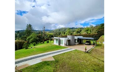 Casa campestre en venta sector el escobero envigado