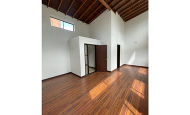Se vende casa en Sabaneta sector la Doctora