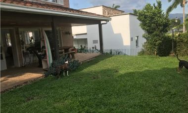 Casa para la venta en La Estrella Cerca del Parque - Antioquia