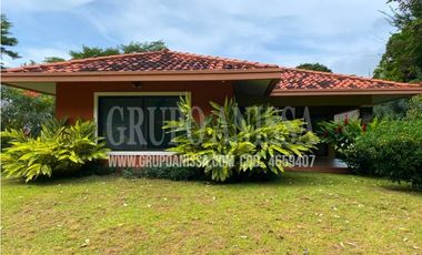 Se Vende Hermosa Casa en Altos del Maria COD.4659407