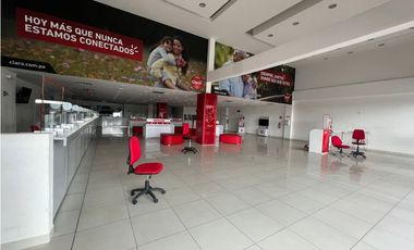 LOCAL COMERCIAL / LOS PUEBLOS / JUAN DIAZ / 750m2 / 2 NIVELES YG