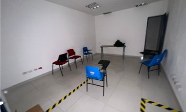 LOCAL COMERCIAL / LOS PUEBLOS / JUAN DIAZ / 750m2 / 2 NIVELES YG