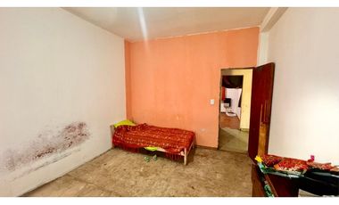 CASA AMERICANA SOBRE CALLE FRAGA - MERLO - ACEPTO AUTO Y/O CAMIONETA