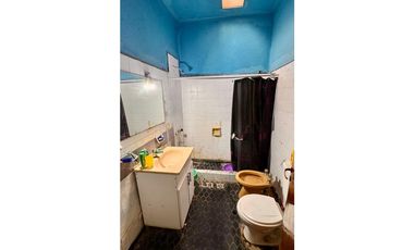 CASA AMERICANA SOBRE CALLE FRAGA - MERLO - ACEPTO AUTO Y/O CAMIONETA