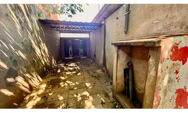 CASA AMERICANA SOBRE CALLE FRAGA - MERLO - ACEPTO AUTO Y/O CAMIONETA