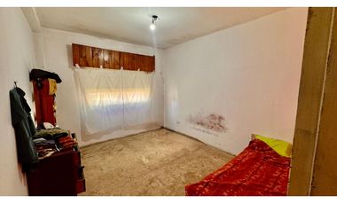 CASA AMERICANA SOBRE CALLE FRAGA - MERLO - ACEPTO AUTO Y/O CAMIONETA