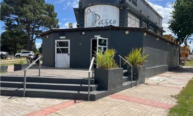 GRAN LOCAL COMERCIAL. ESQUINA ESTRATÉGICA OSTENDE