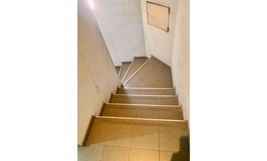 Venta depto 2 amb al contrafrente paso del rey centro