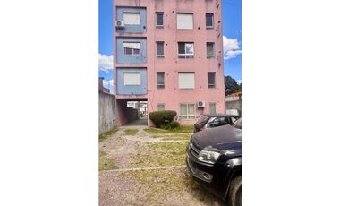 Venta depto 2 amb al contrafrente paso del rey centro