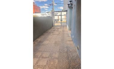 Venta depto 2 amb al contrafrente paso del rey centro