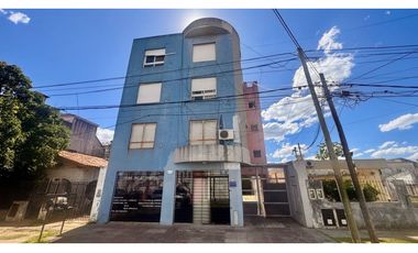 Venta depto 2 amb al contrafrente paso del rey centro