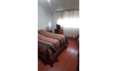 Casa + Departamento ( Multifamiliar)-Garage-Jardin