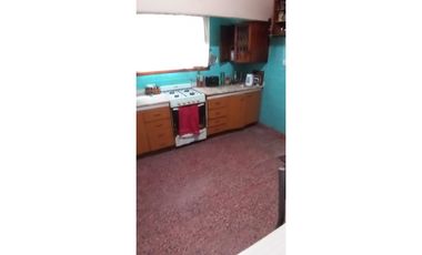 Casa + Departamento ( Multifamiliar)-Garage-Jardin