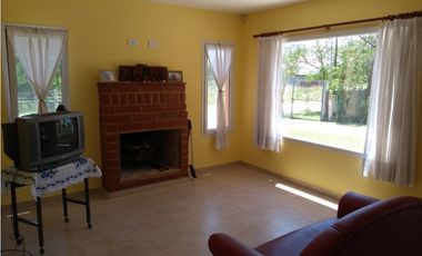 VENTA DE CASA DE TRES AMBIENTES EN MAR CHIQUITA