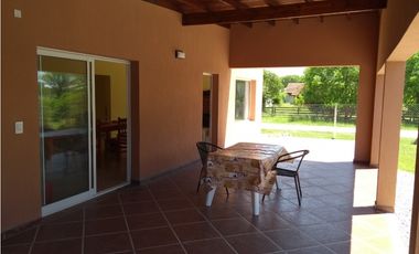 VENTA DE CASA DE TRES AMBIENTES EN MAR CHIQUITA