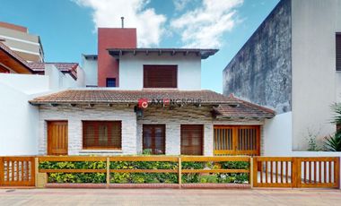 Casa en venta de 3 dormitorios en Diagonal 76 e/ 18 y Plaza Azcuenaga La Plata