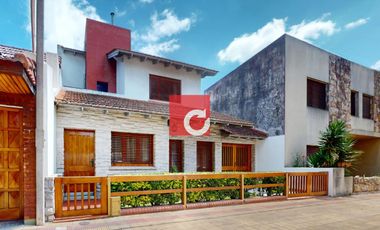 Casa en venta de 3 dormitorios en Diagonal 76 e/ 18 y Plaza Azcuenaga La Plata
