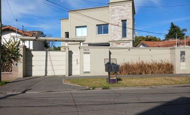 Casa en alquiler en Hurlingham