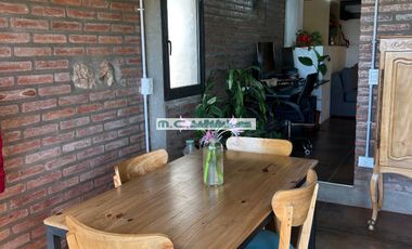 ALQUILER ANUAL. CUESTA BLANCA. DPTO UN DORMITORIO c/ EXCELENTE VISTA.