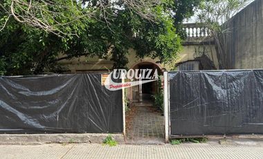 Casa en venta c/ cochera en Ramos Mejía