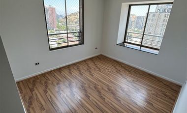 Departamento en Venta en OPORTUNIDAD Av. Perú, 2D,2B, 1Esta y 1Bod. a dos cuadras de providencia.