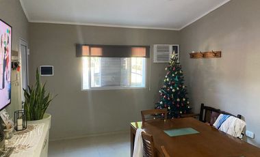 Casa modernizada, con pileta y excelente ubicación