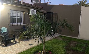 Casa modernizada, con pileta y excelente ubicación