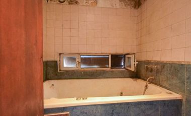 Venta PH 4 ambientes con cochera, Barrio El Gaucho