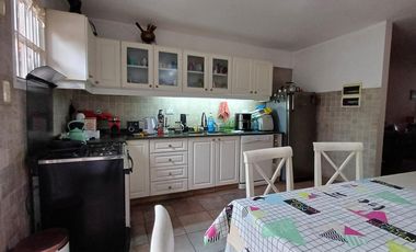 Venta Triplex 4 AMBIENTES Ciudad jardín   estudio   playroom OPORTUNIDAD