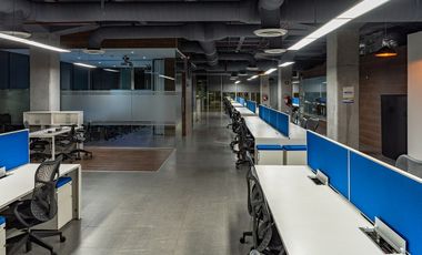 Oficina amueblada en renta de 651m2 en edificio zona Valle Oriente San Pedro