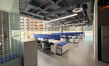 Oficina amueblada en renta de 651m2 en edificio zona Valle Oriente San Pedro