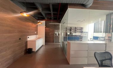 Oficina amueblada en renta de 651m2 en edificio zona Valle Oriente San Pedro