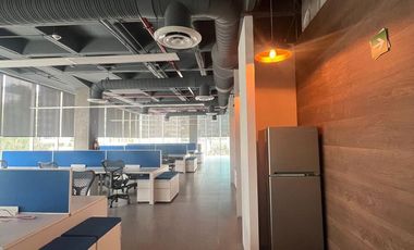 Oficina amueblada en renta de 651m2 en edificio zona Valle Oriente San Pedro