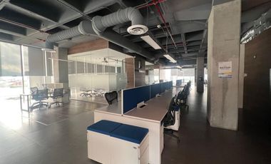 Oficina amueblada en renta de 651m2 en edificio zona Valle Oriente San Pedro